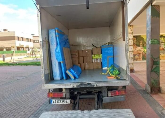 furgoneta mudanzas transportes retirada muebles